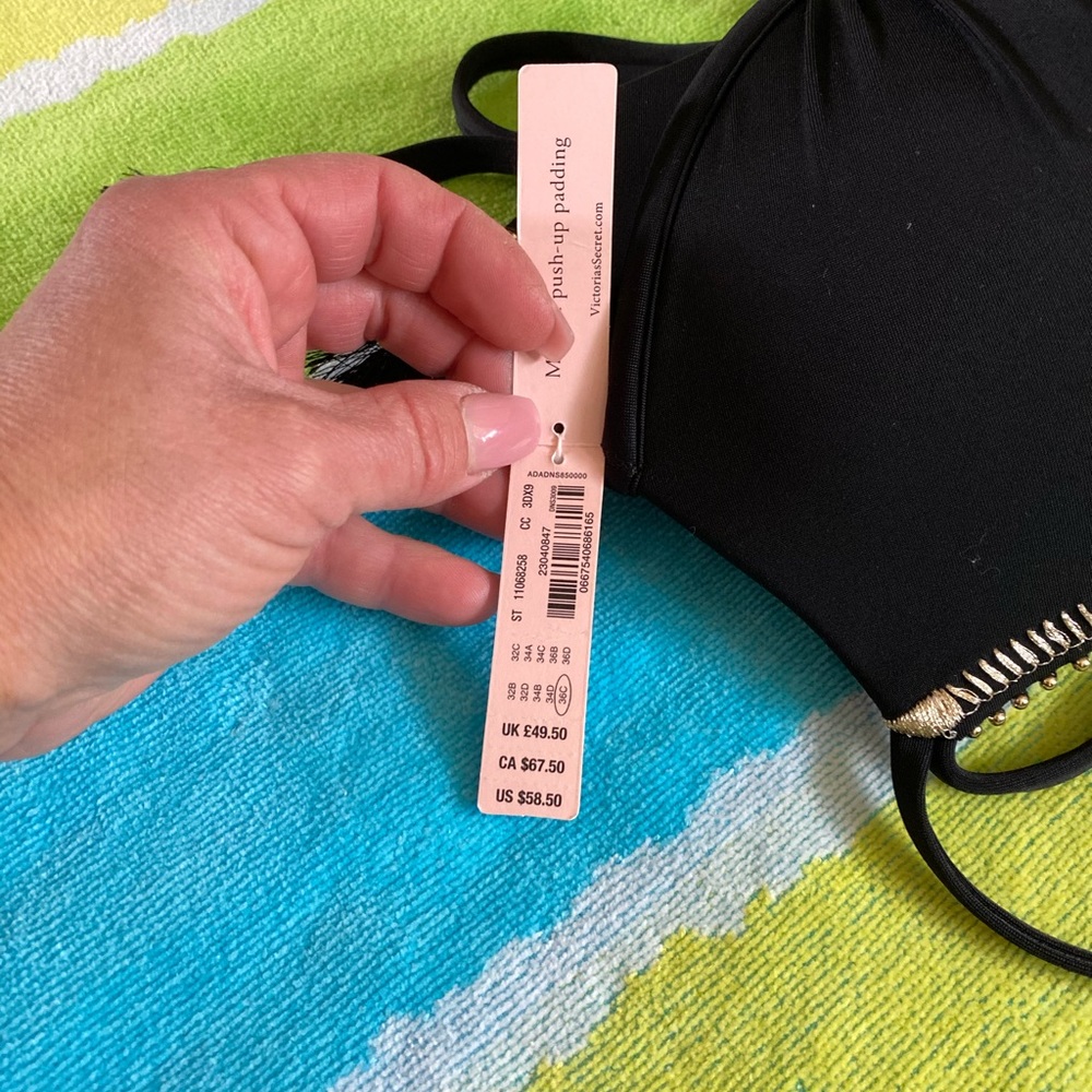 Swimsuit - Picture 3 of 5